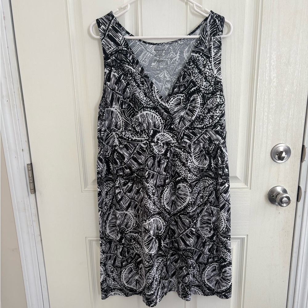 Sonoma XL Black White Floral Sundress l Sleeveless Empire Waist Casual Summer - Picture 2 of 4